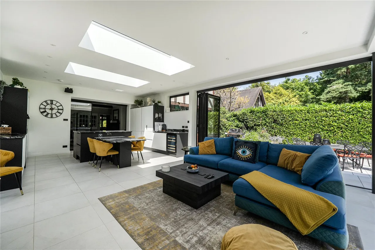 Tekels Avenue, Camberley, Surrey, GU15 2LB, photo 16