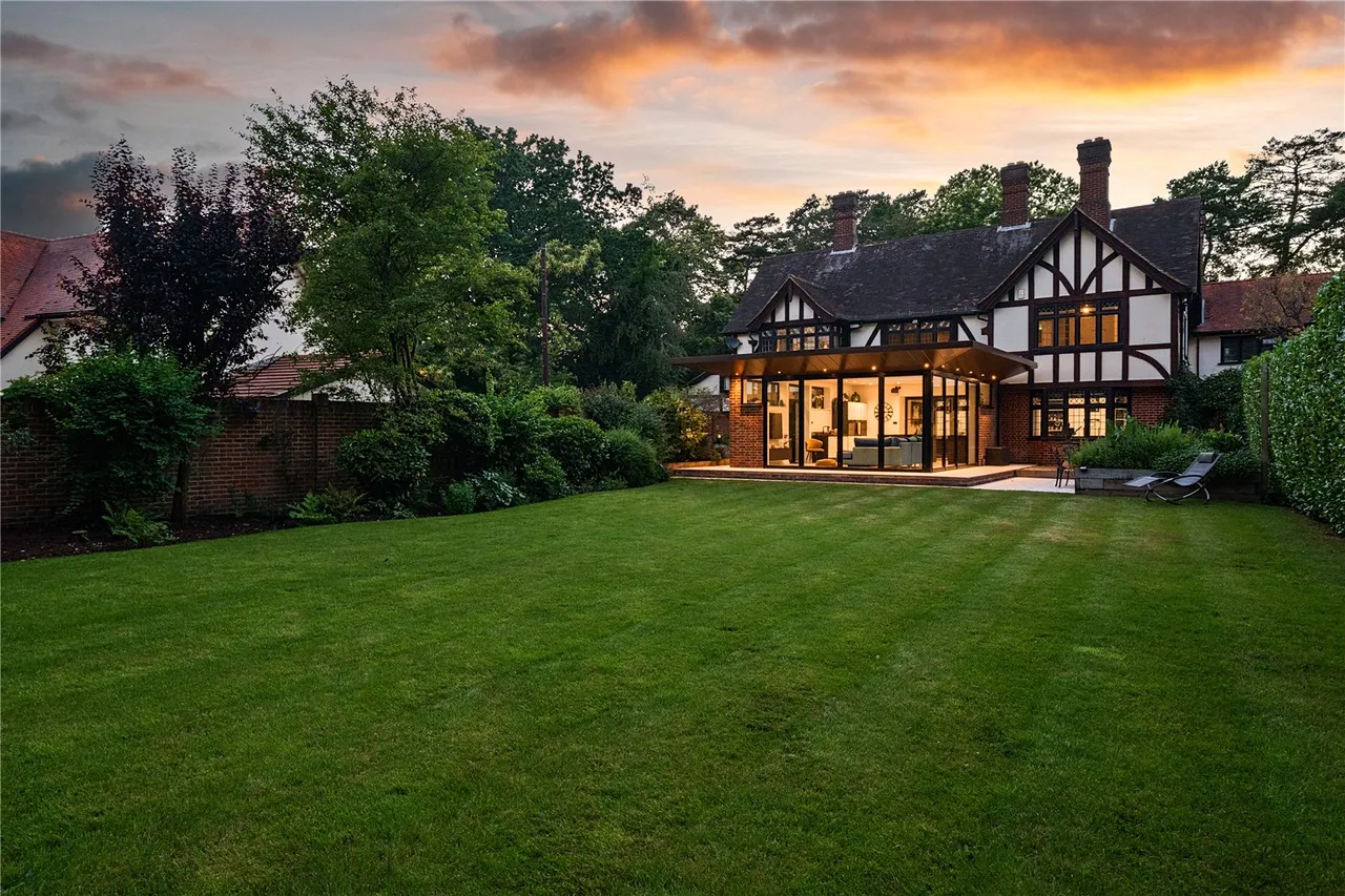 Tekels Avenue, Camberley, Surrey, GU15 2LB, photo 43