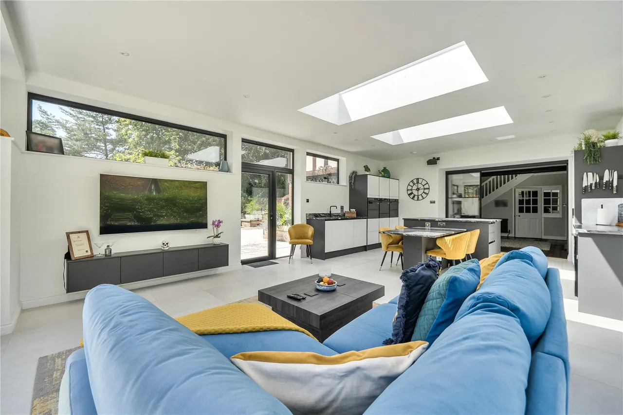 Tekels Avenue, Camberley, Surrey, GU15 2LB, photo 4