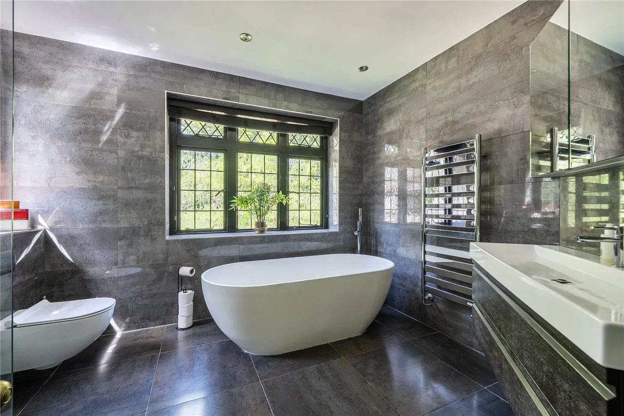 Tekels Avenue, Camberley, Surrey, GU15 2LB, photo 6