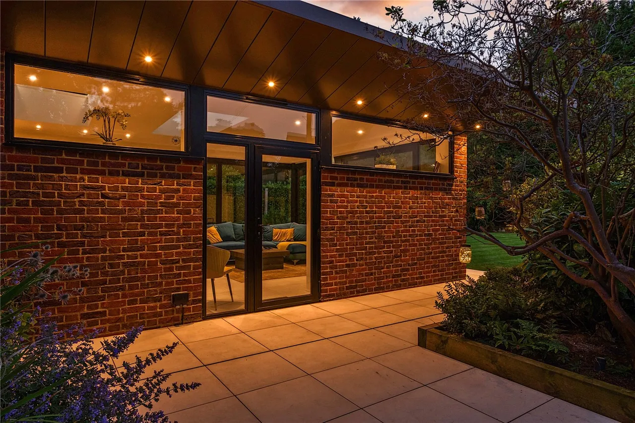 Tekels Avenue, Camberley, Surrey, GU15 2LB, photo 41
