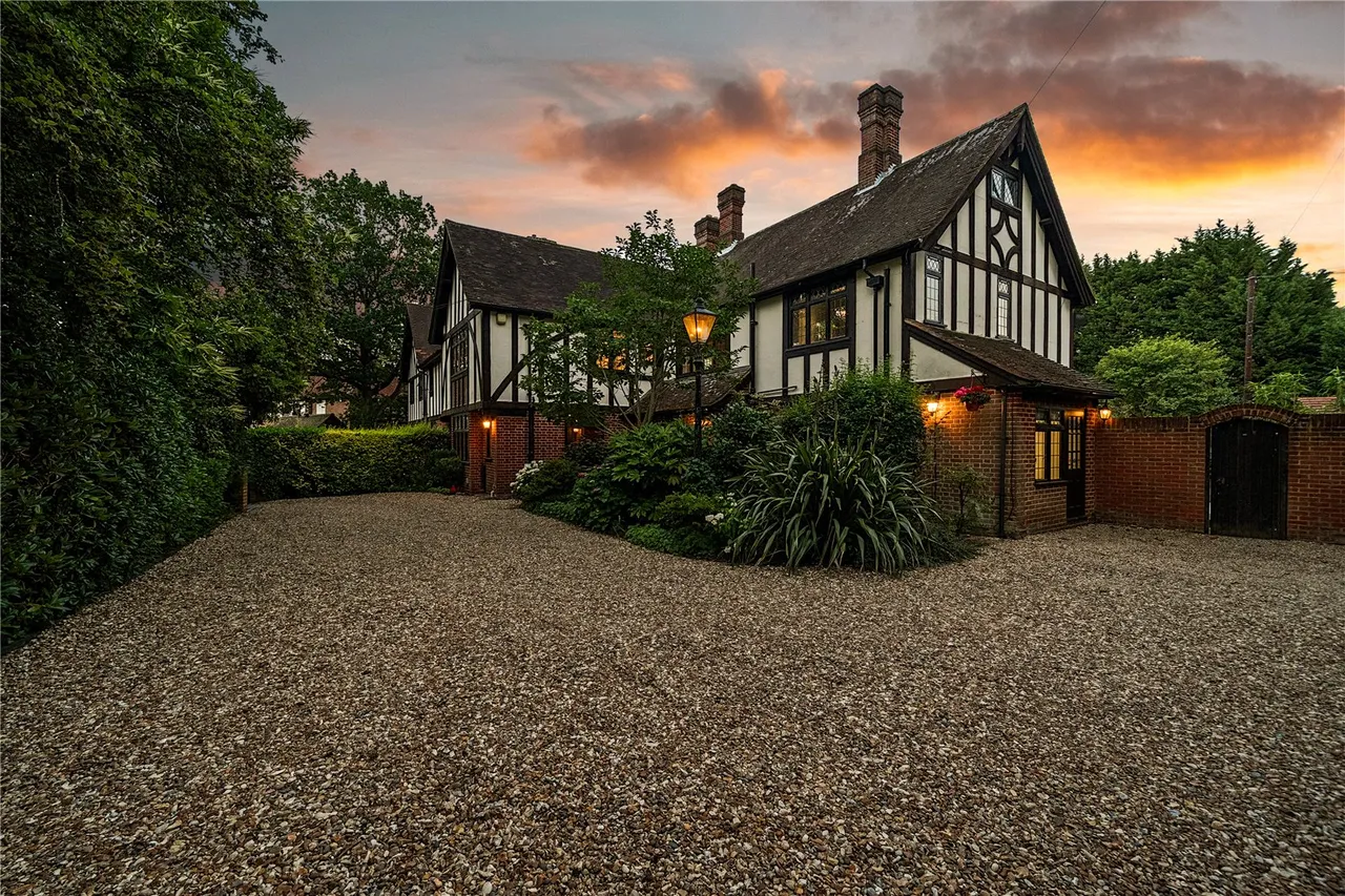 Tekels Avenue, Camberley, Surrey, GU15 2LB, photo 39