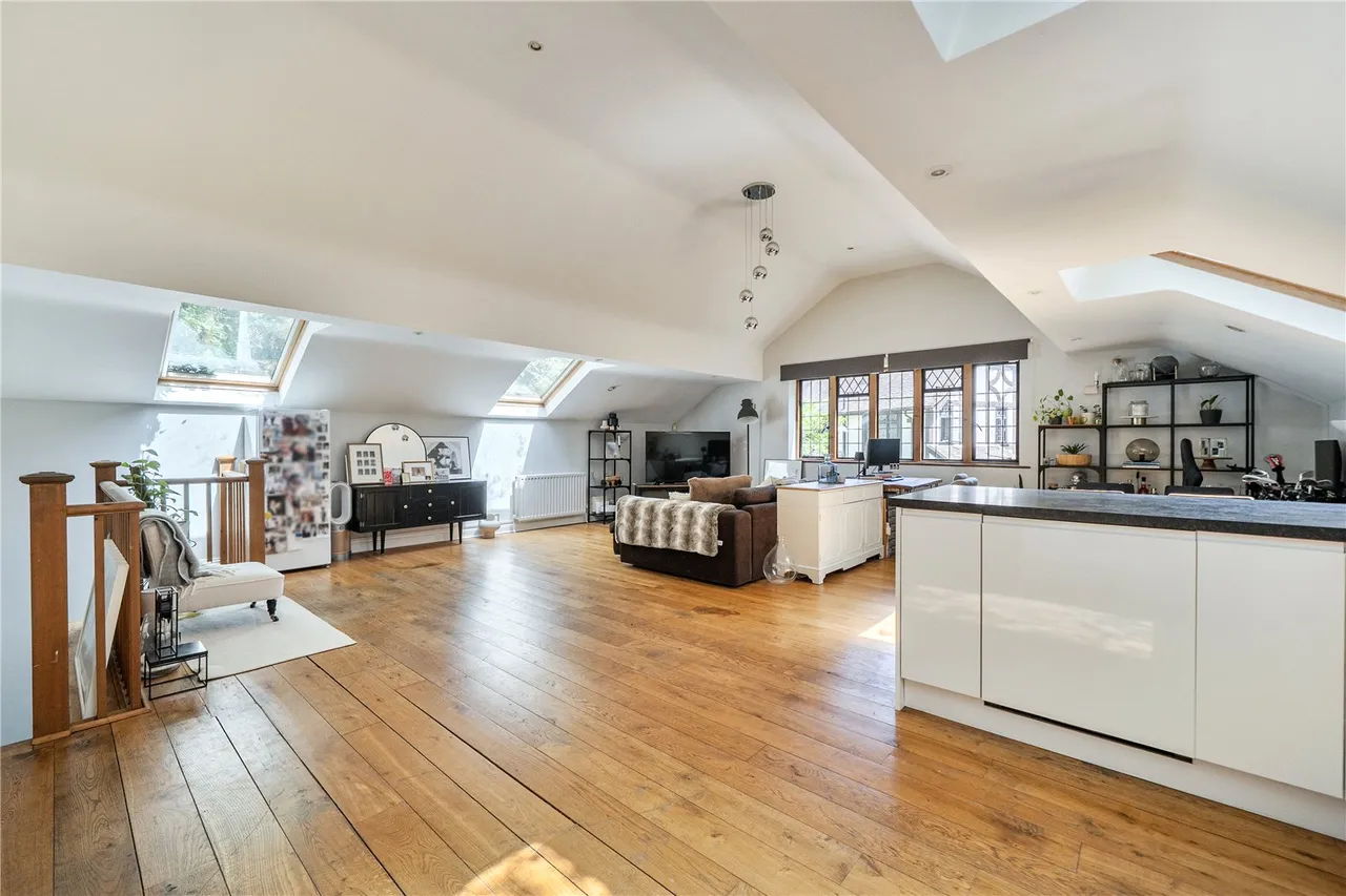 Tekels Avenue, Camberley, Surrey, GU15 2LB, photo 12