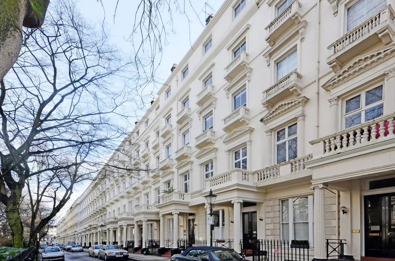 2 bed flat for sale — Flat 4, 37 Queens Gardens, London