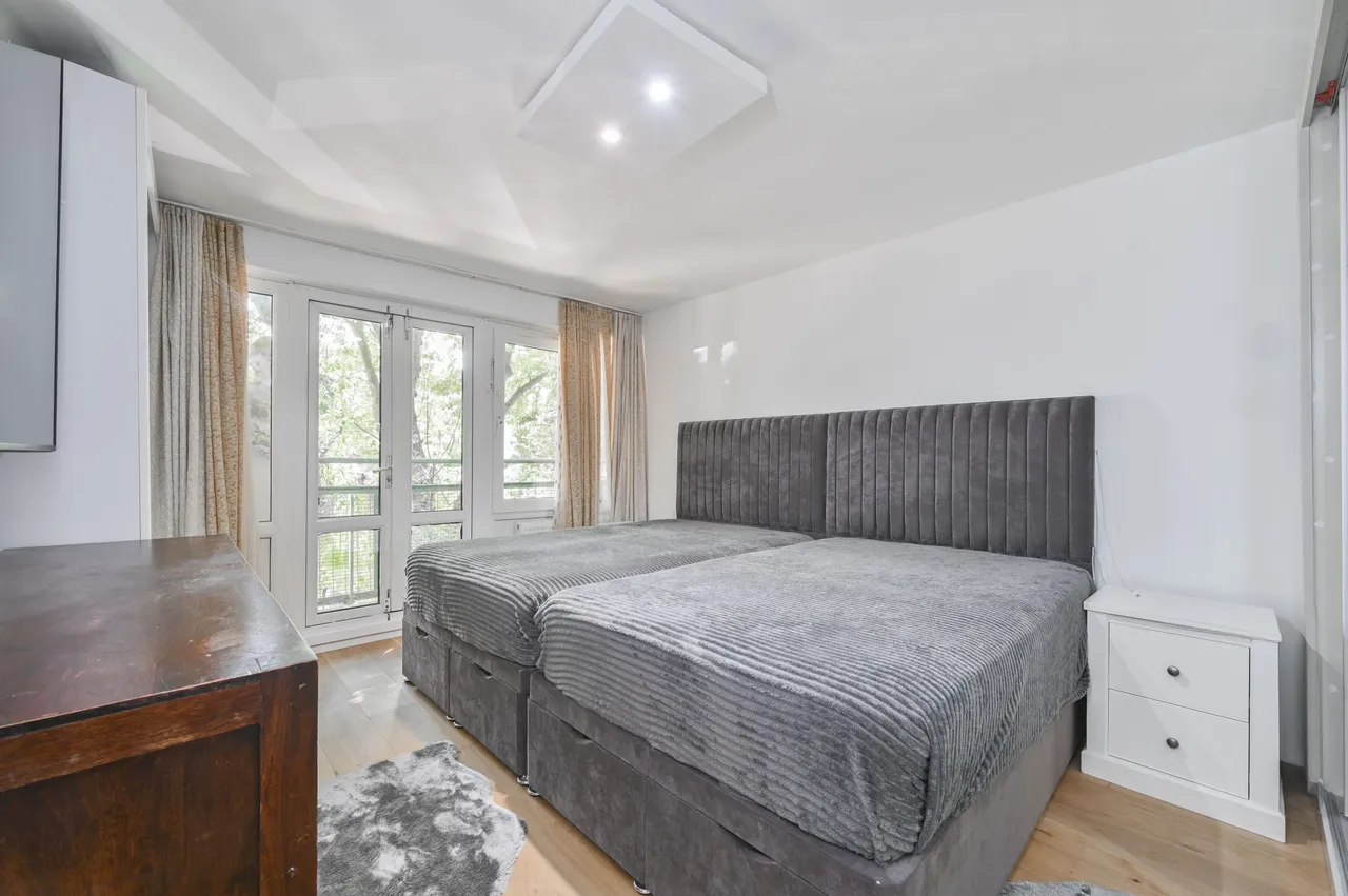 333 Grafton Road, London, photo 2