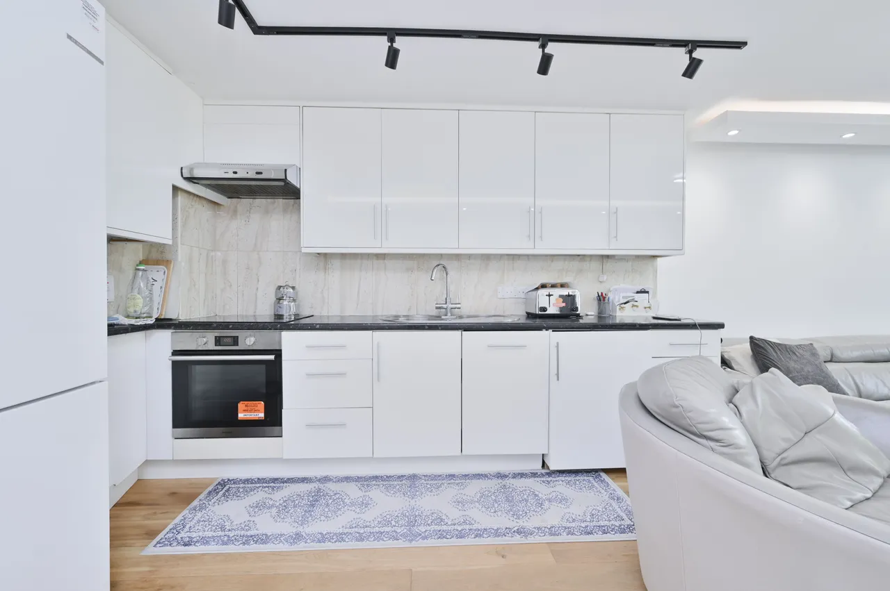 333 Grafton Road, London, photo 6