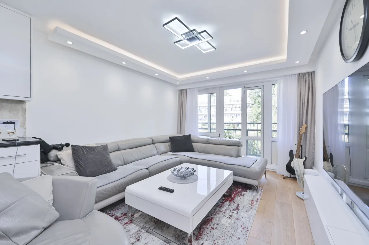 2 bed flat to rent — 333 Grafton Road, London