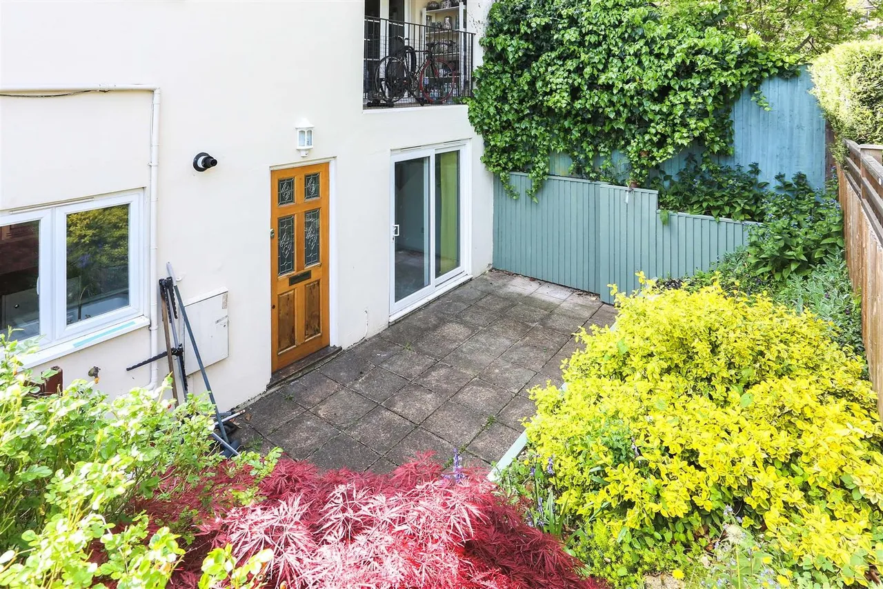 2 bed flat for sale — Cavendish Road, Sutton, Surrey, SM2 5EY