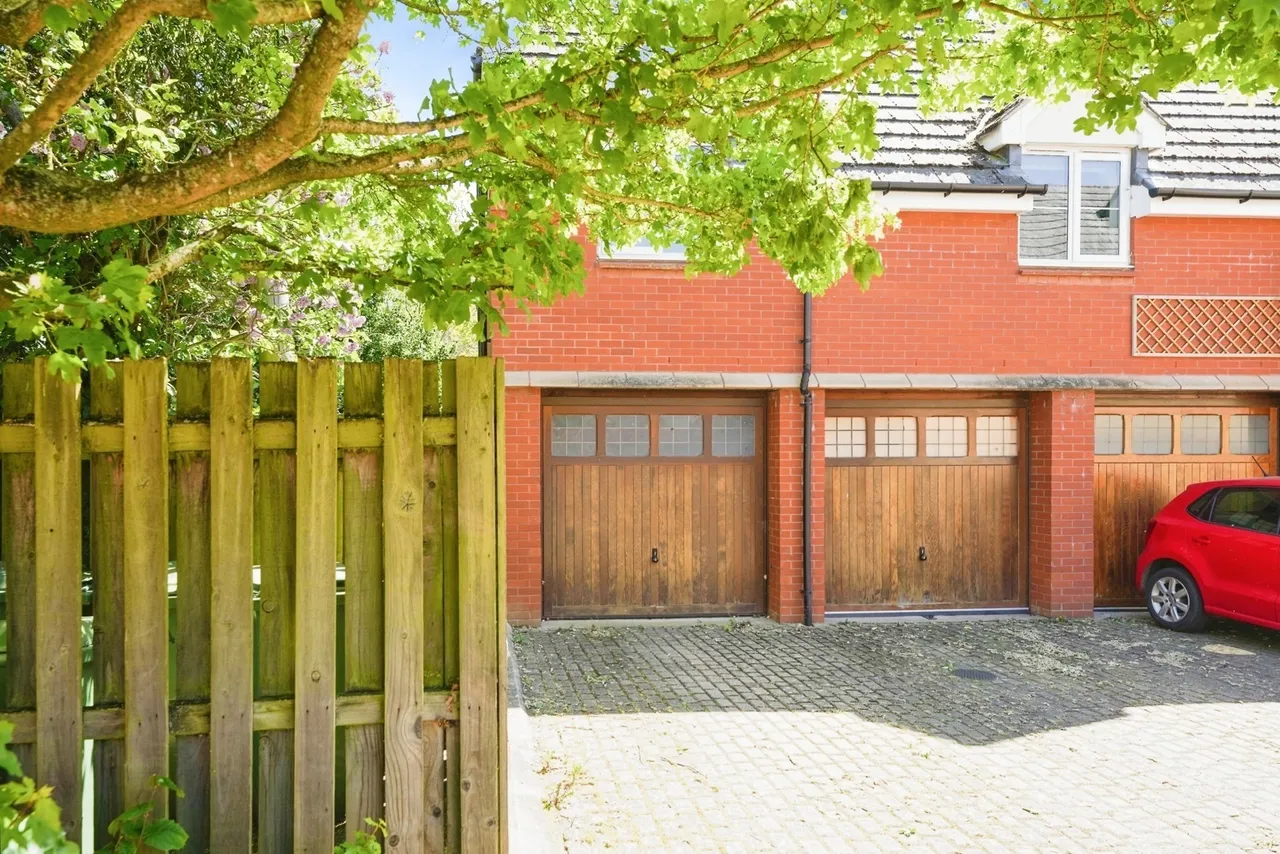 Appleyard Close, Cheltenham, GL51, photo 6