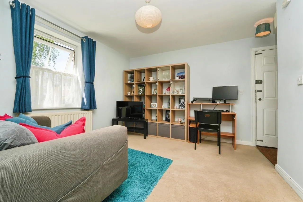 Appleyard Close, Cheltenham, GL51, photo 7