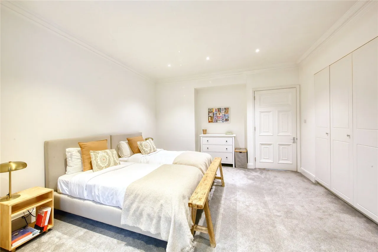 Lower Sloane Street, London, SW1W, photo 10