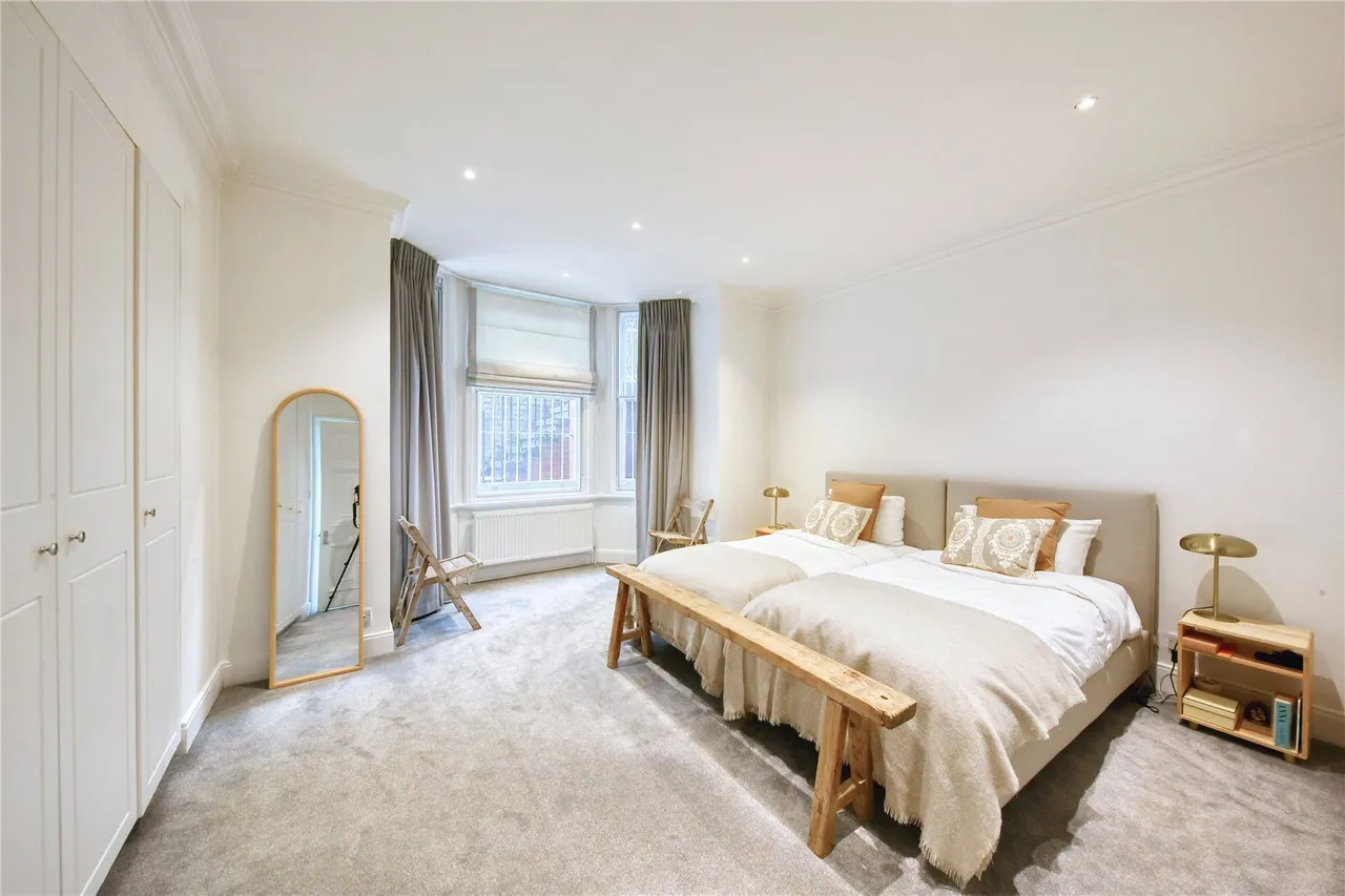Lower Sloane Street, London, SW1W, photo 4