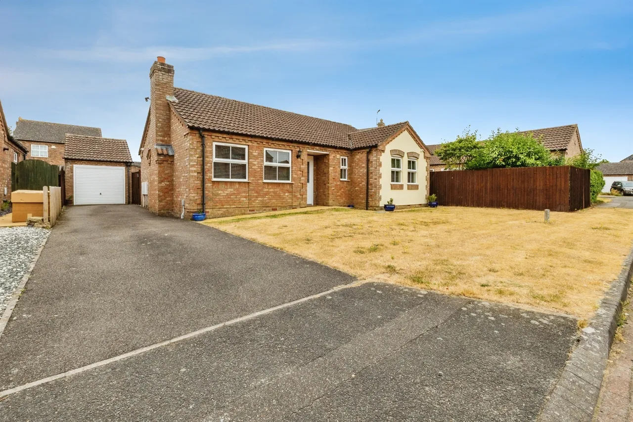 3 bed house for sale — Lawson Court, Dunholme, Lincoln