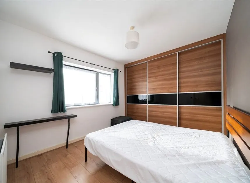 Ordnance Road, Canning Town, E16, photo 4