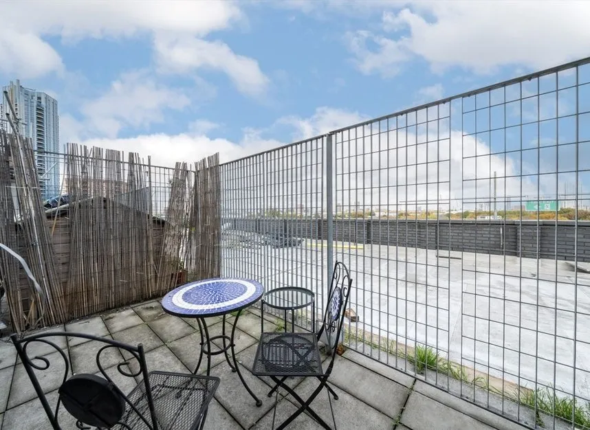 Ordnance Road, Canning Town, E16, photo 6