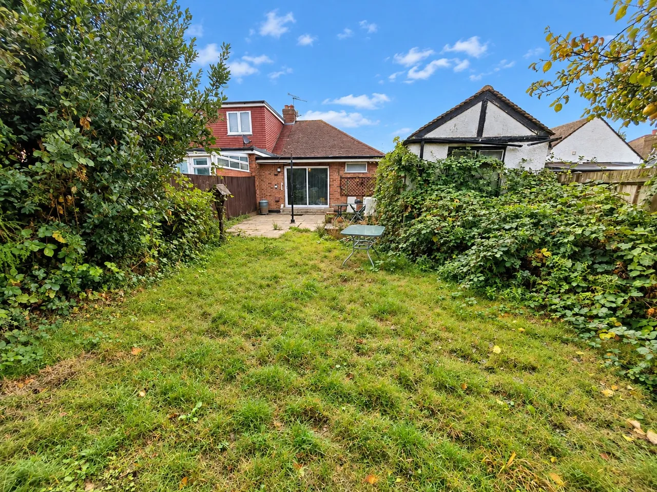 Harewood Avenue, Northolt, UB5, photo 9