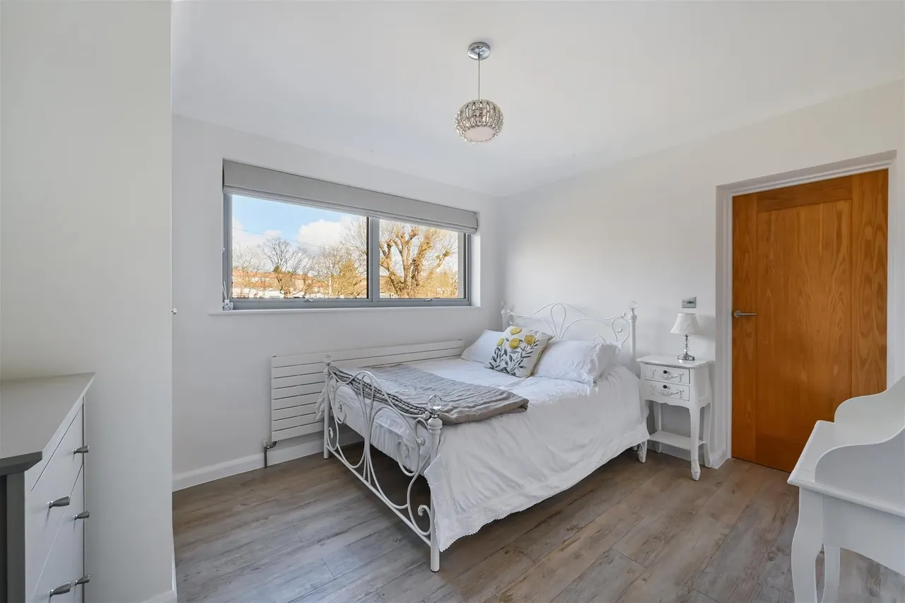 Beltane Drive, London SW19 5JR, photo 12