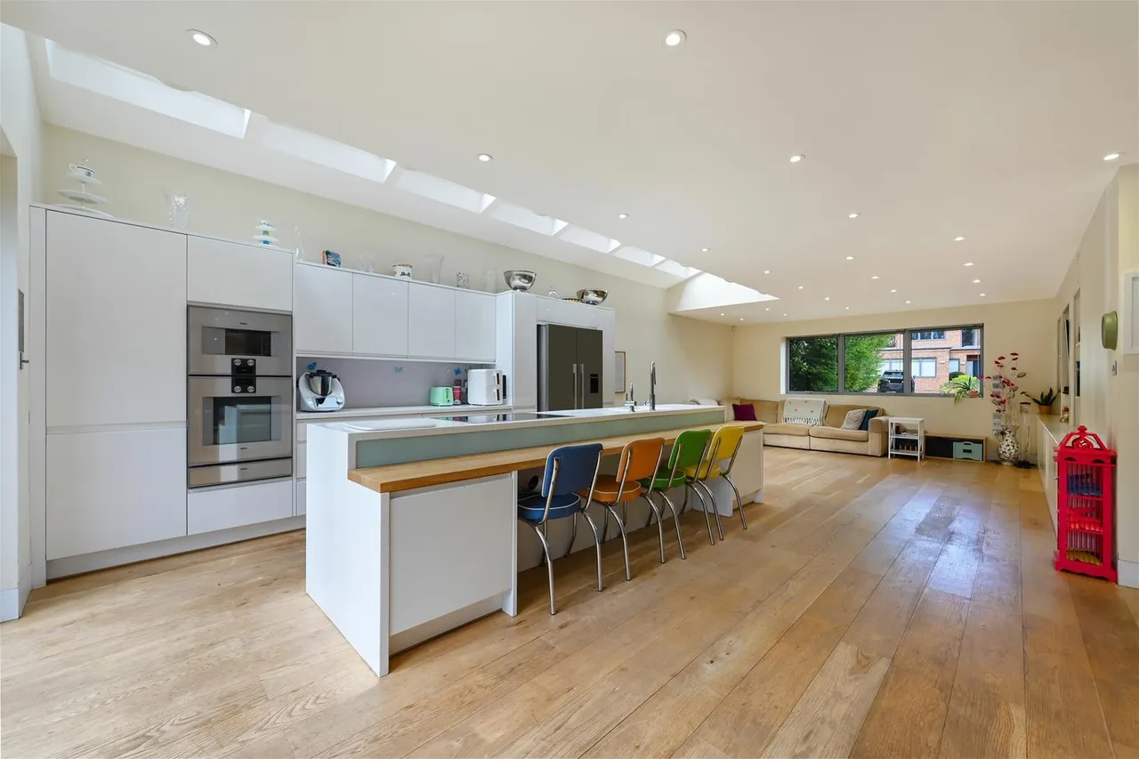 Beltane Drive, London SW19 5JR, photo 8