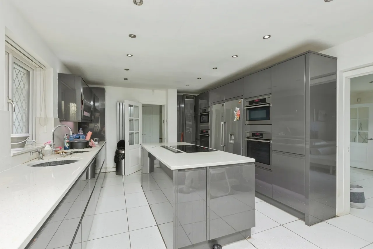 New Road, Hill, BR6, photo 32