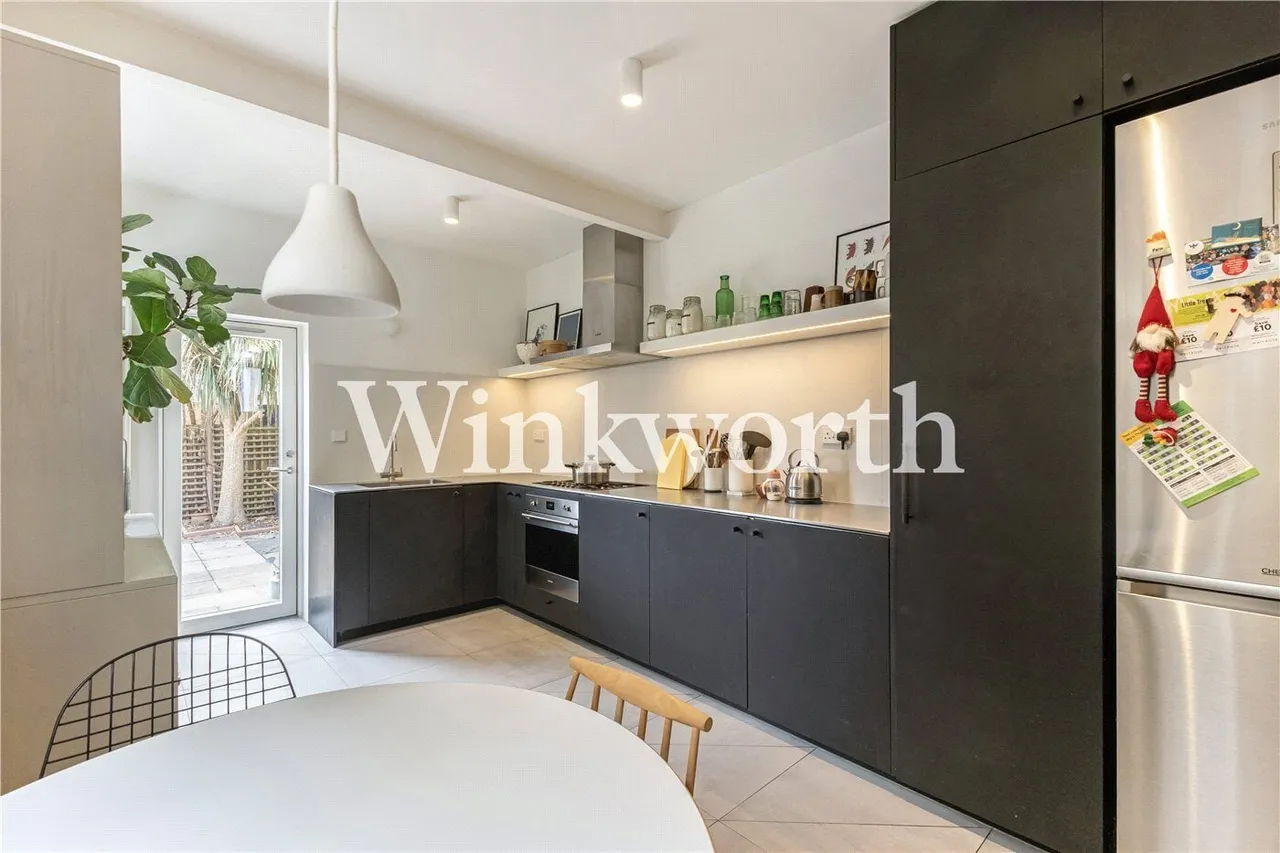 Greyhound Road, London, N17, photo 9