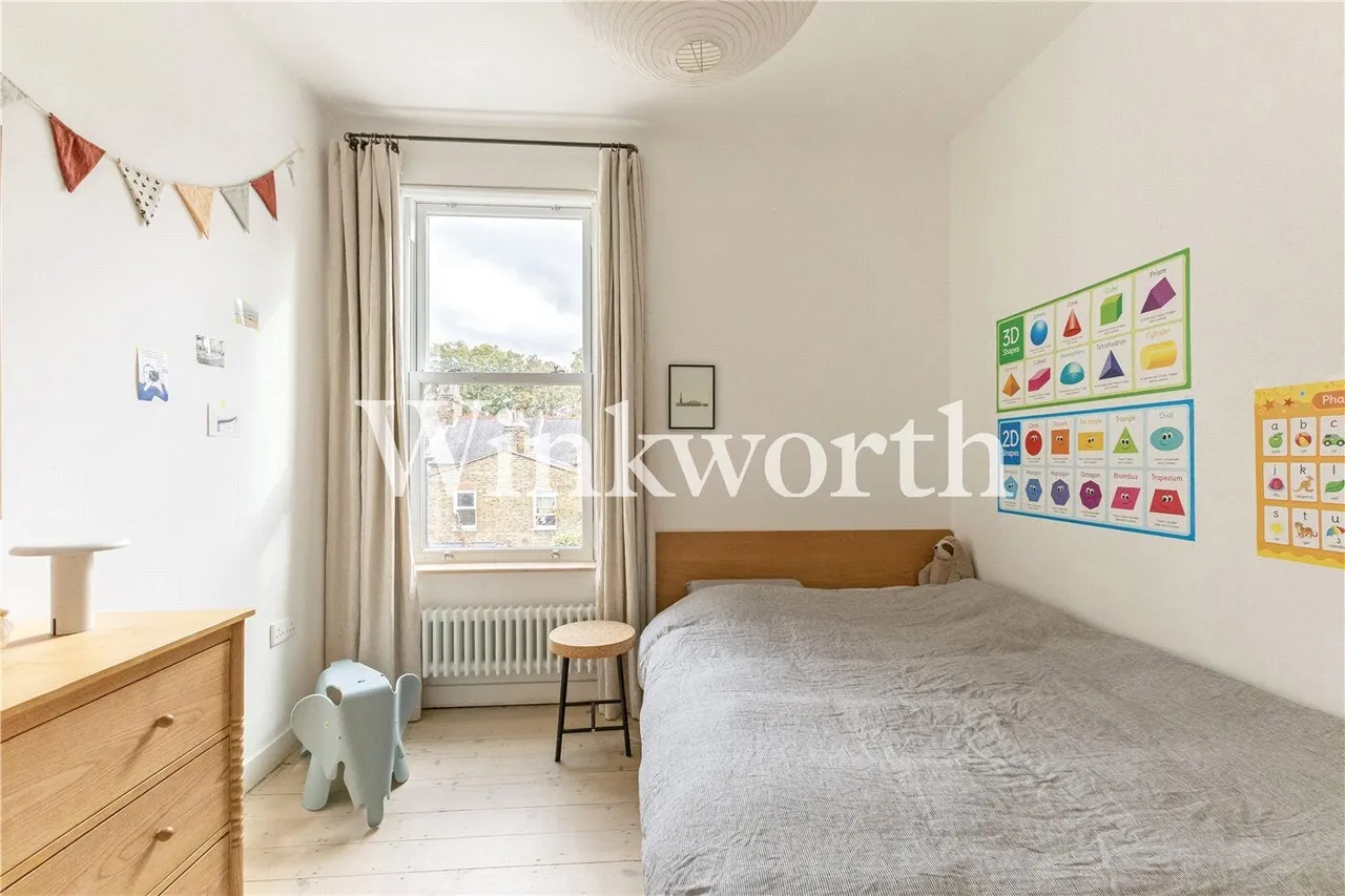 Greyhound Road, London, N17, photo 17