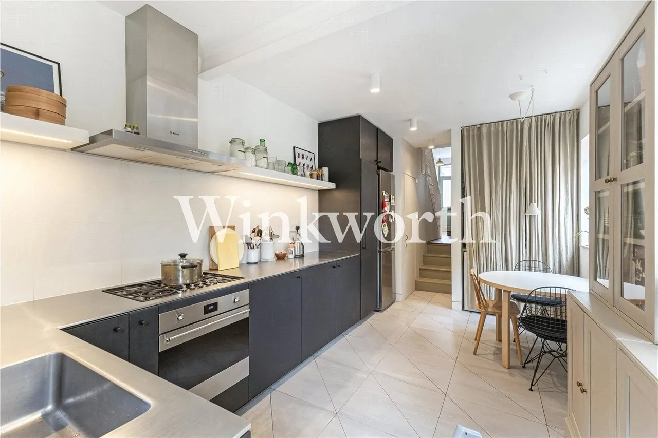 Greyhound Road, London, N17, photo 11
