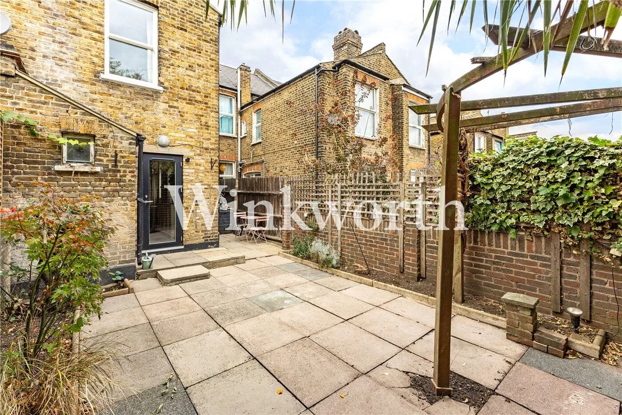 Greyhound Road, London, N17, photo 21