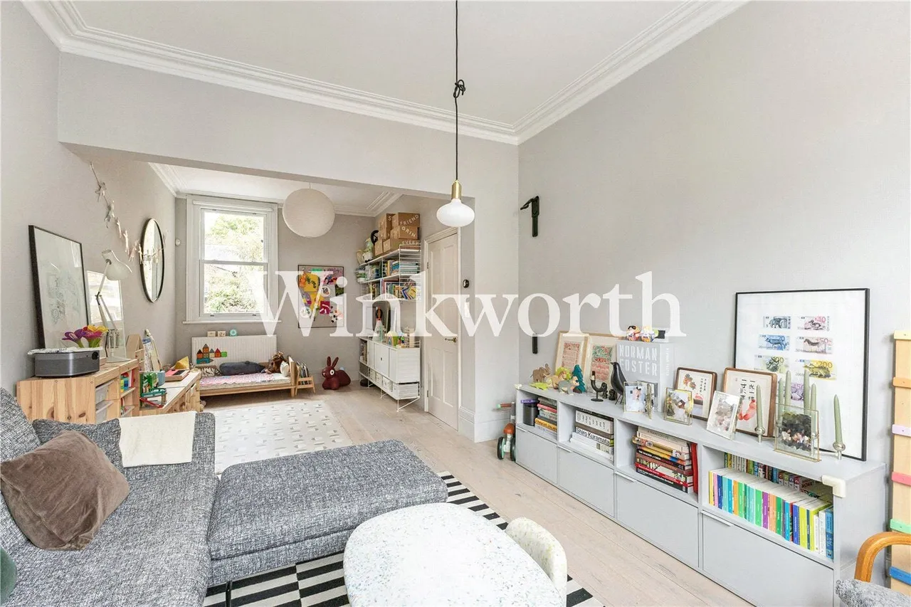 Greyhound Road, London, N17, photo 3