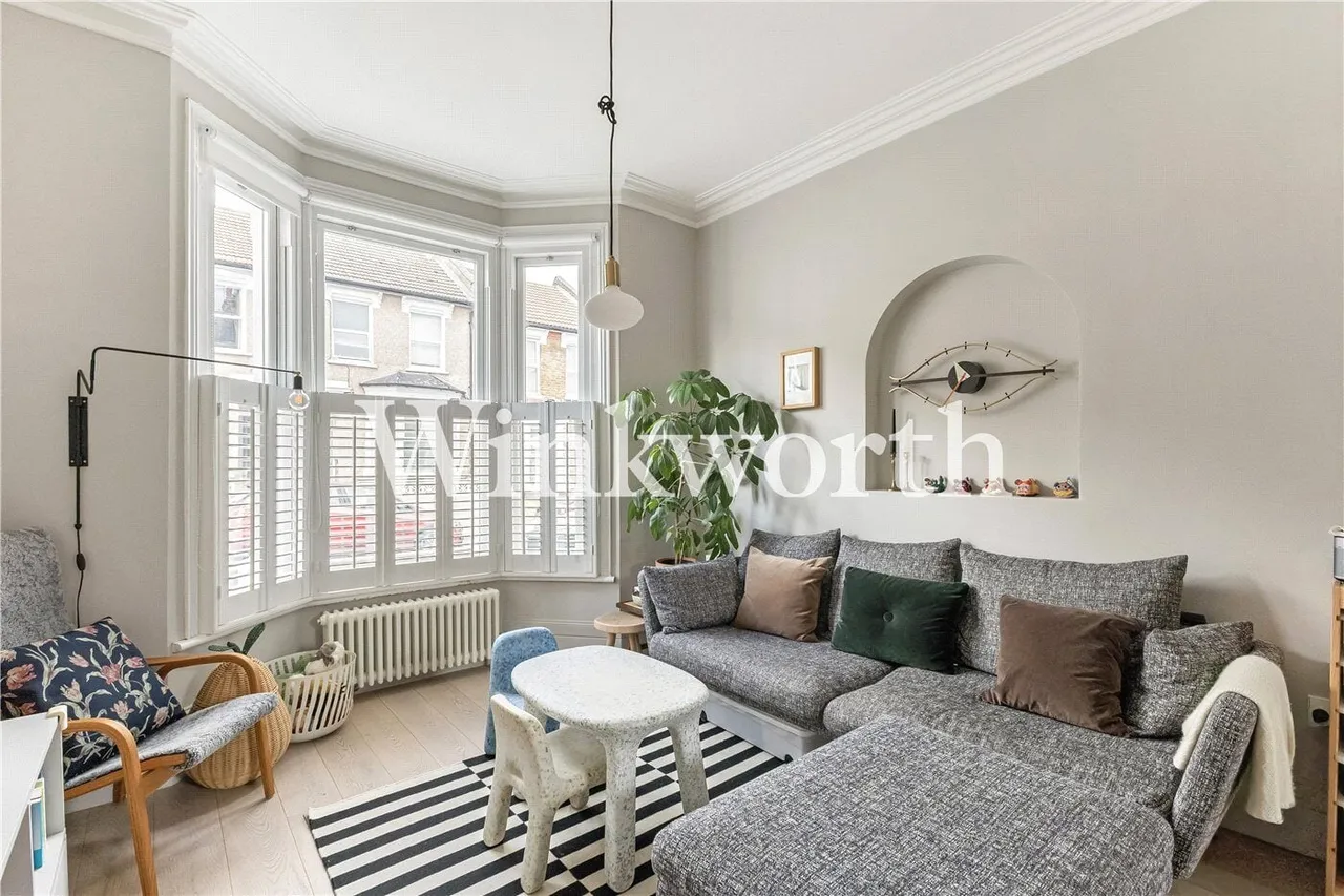 Greyhound Road, London, N17, photo 5