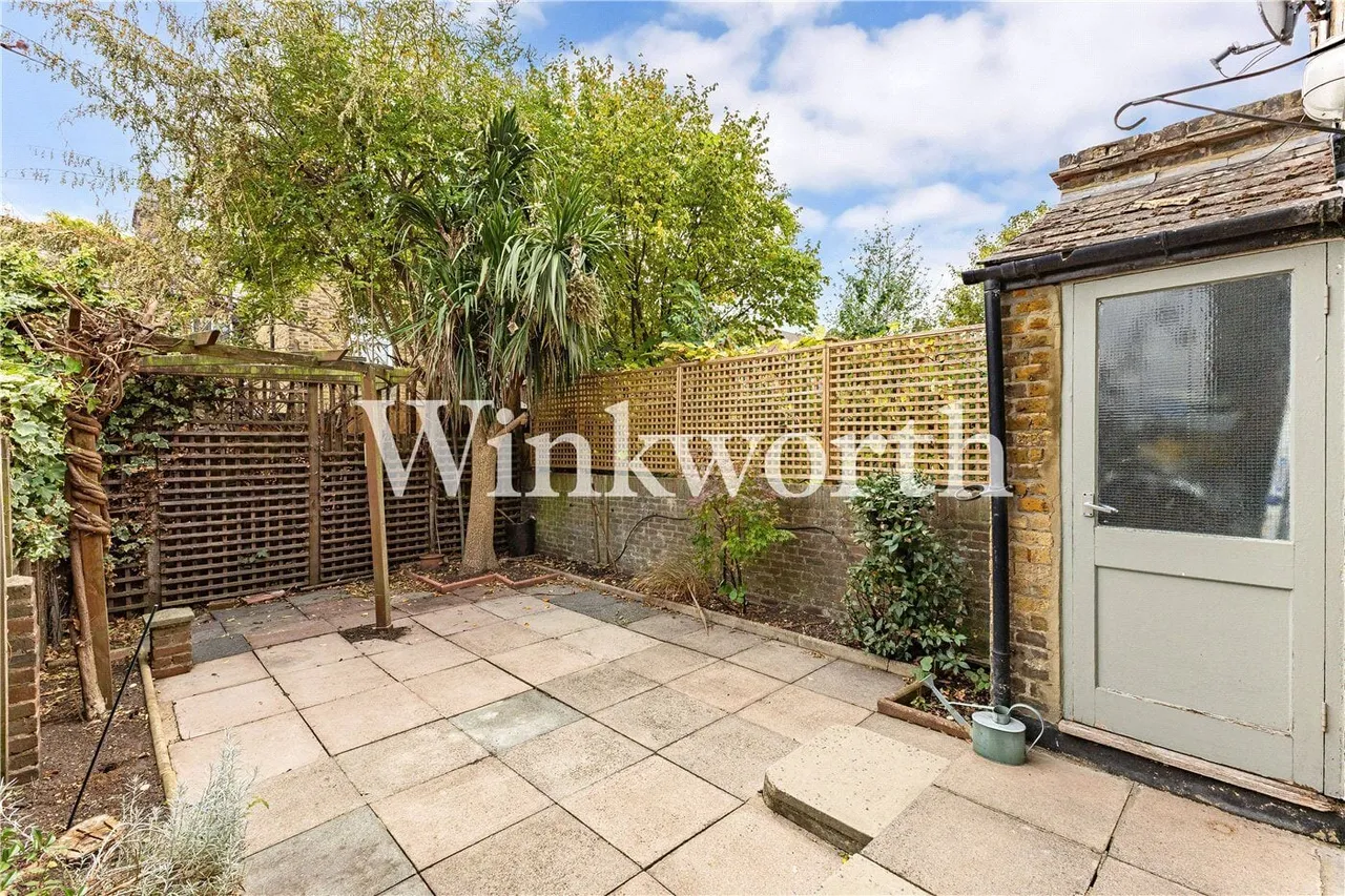 Greyhound Road, London, N17, photo 12