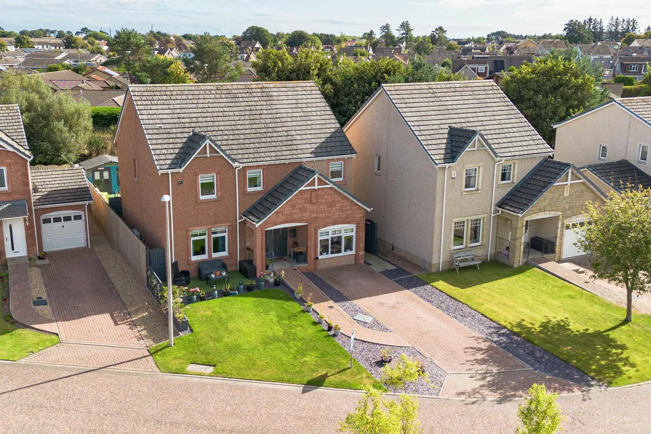 5 bed house for sale, Kestrel Place, Montrose, DD10