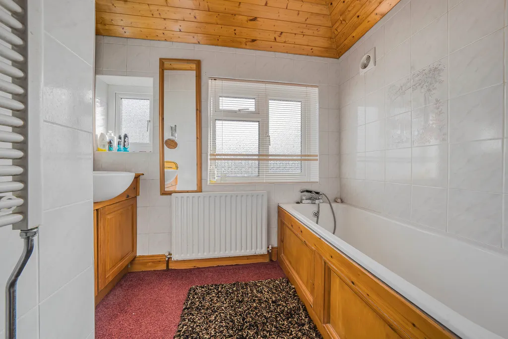 East Mead, South Ruislip, HA4, photo 21