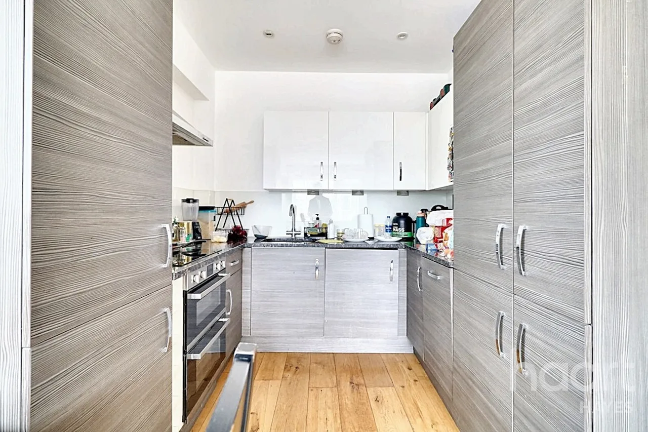Clayton Road, Hayes, UB3, photo 4