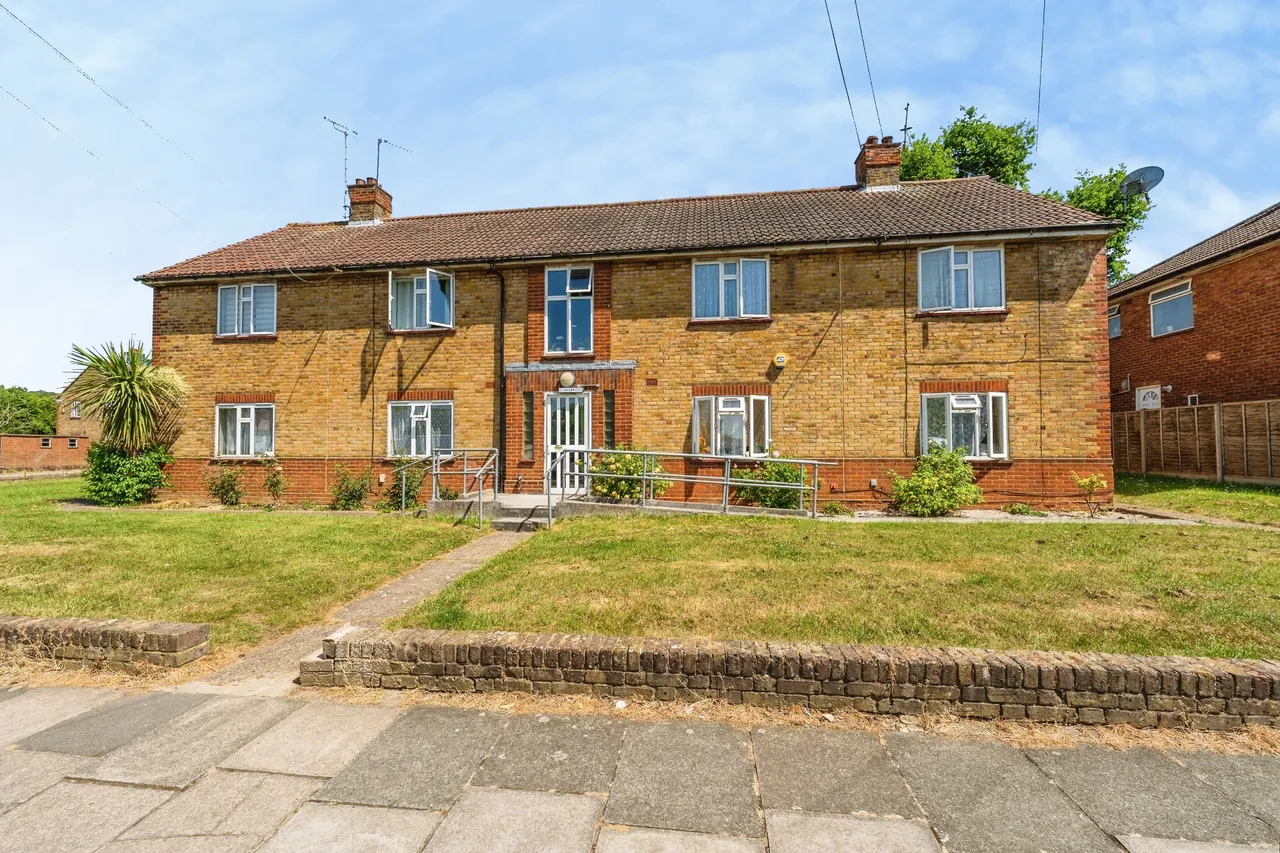 3 bed flat for sale, Fernside Avenue, London, NW7