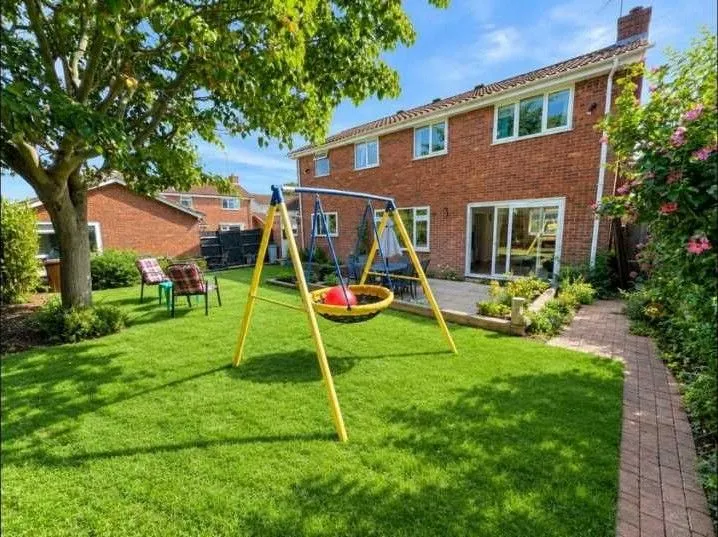 Keach Close, Winslow, photo 7