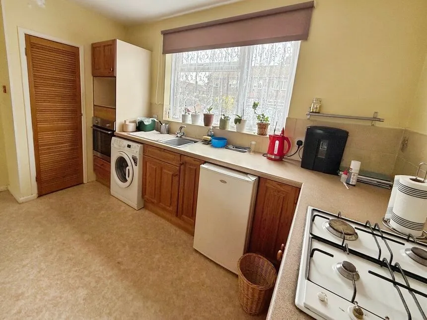 Felixstowe Road, London, SE2, photo 3