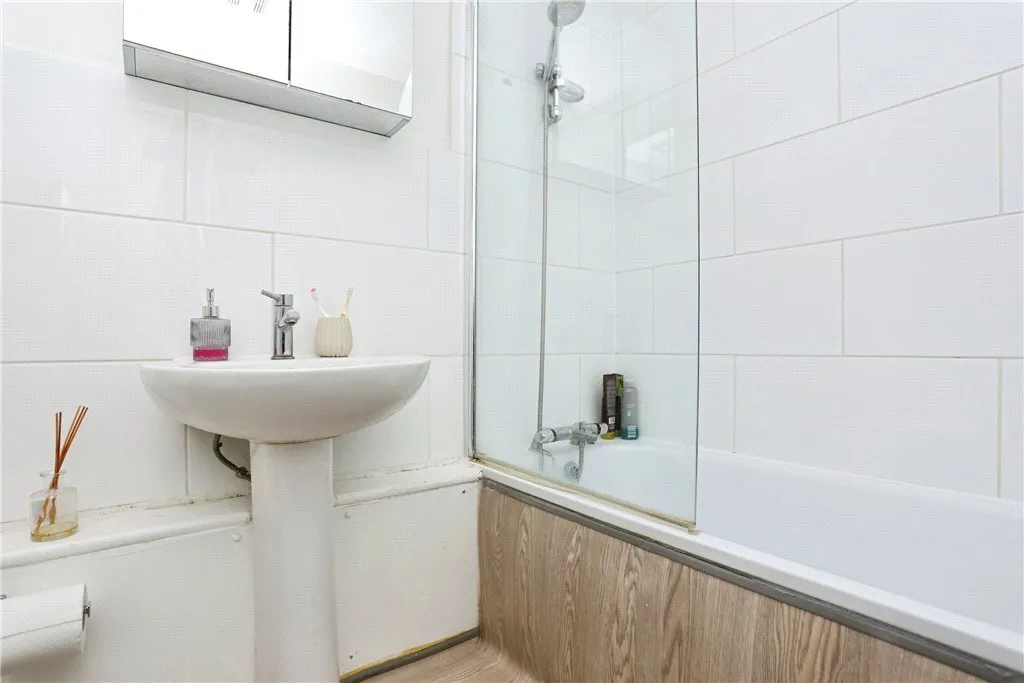 Kensington Avenue, Thornton Heath, CR7, photo 10