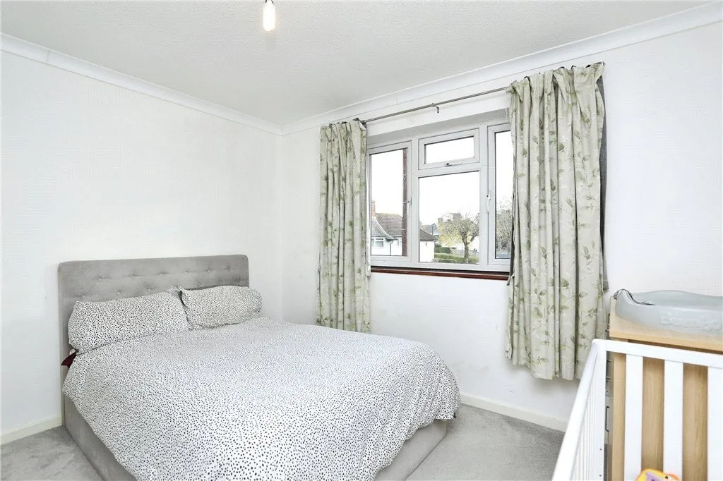 Kensington Avenue, Thornton Heath, CR7, photo 13