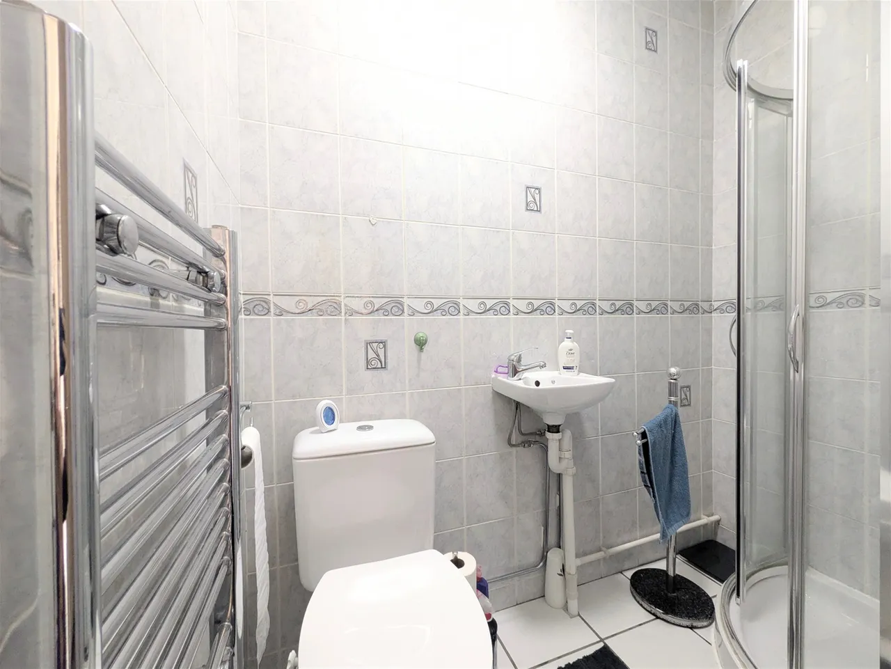 Woodlands Avenue, Romford, Essex RM6 6EA, photo 8