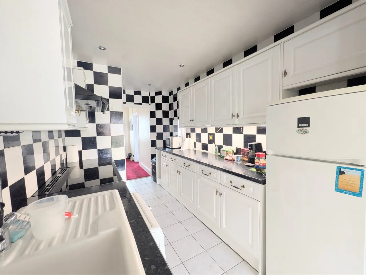 Woodlands Avenue, Romford, Essex RM6 6EA, photo 6