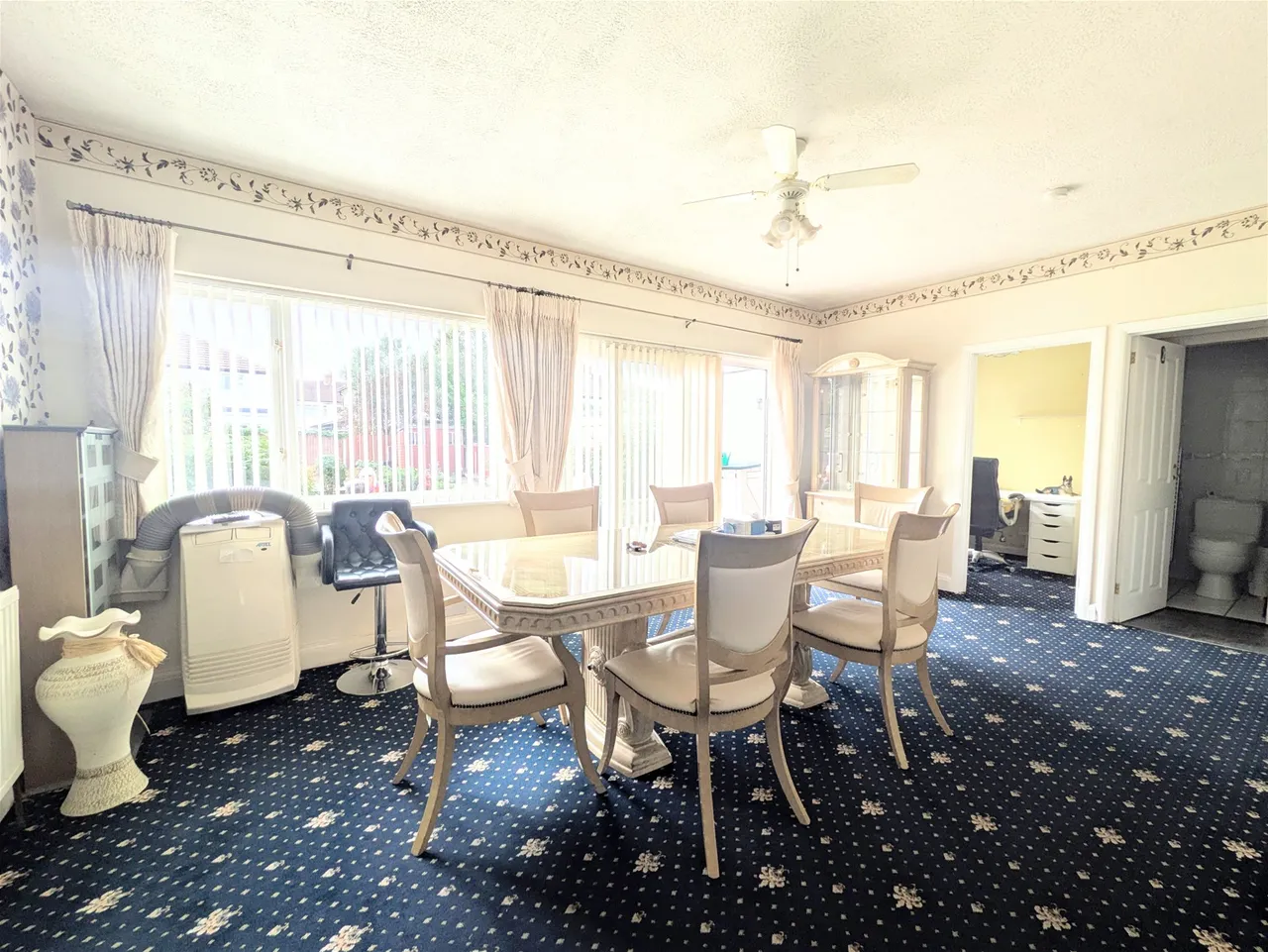 Woodlands Avenue, Romford, Essex RM6 6EA, photo 4