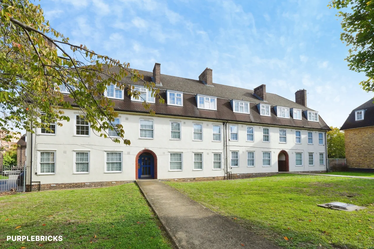2 bed flat for sale, Dunfield Road, London, SE6