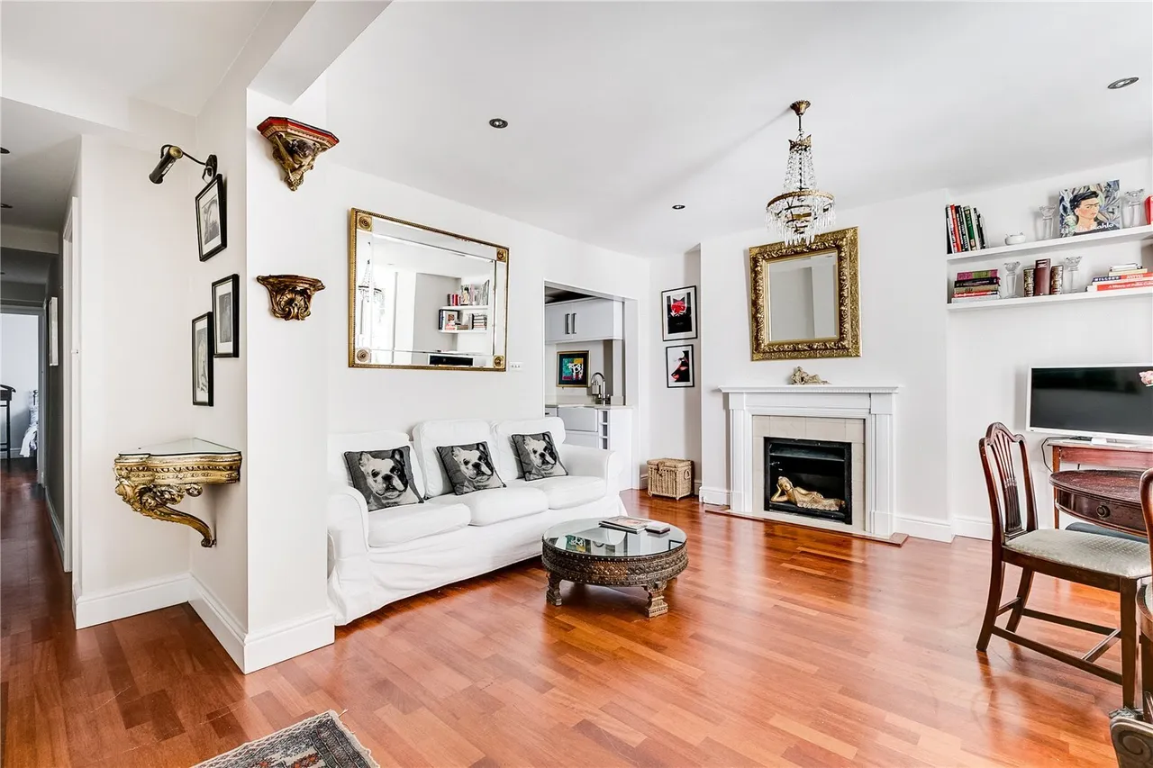 2 bed flat to rent, Campden Grove, Kensington, W8