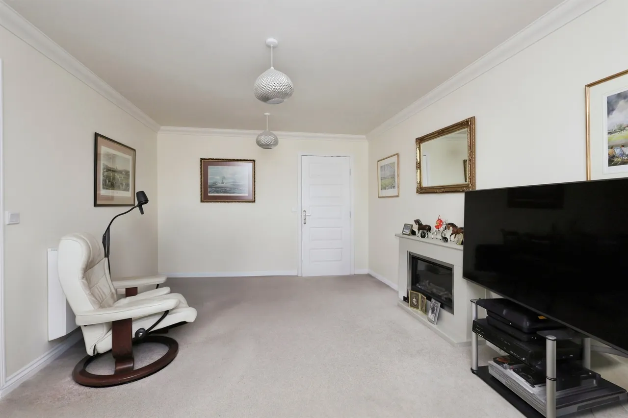 Southfields Road, Eastbourne, photo 2