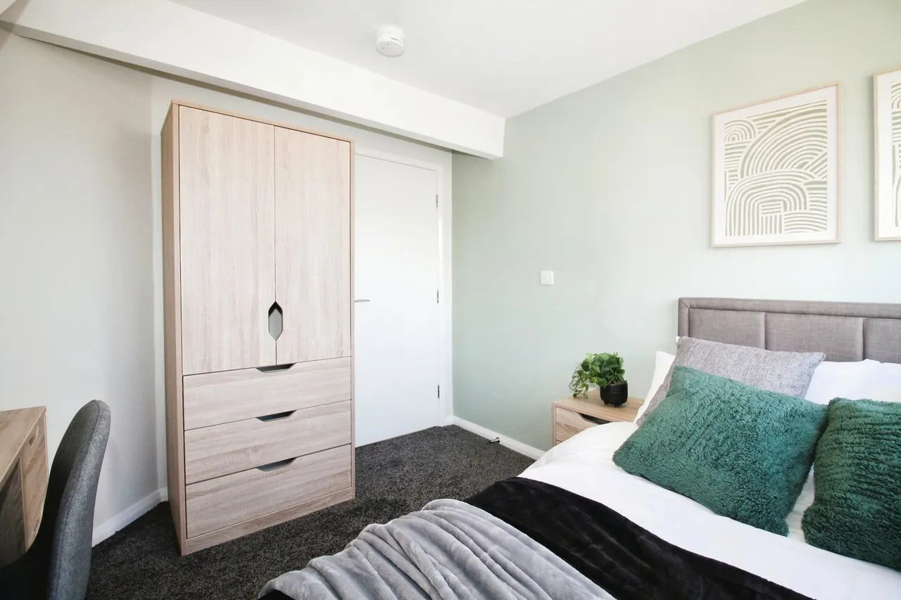 Autumn Avenue, Hyde Park, LS6, photo 12