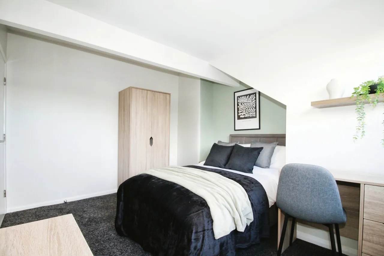 Autumn Avenue, Hyde Park, LS6, photo 11