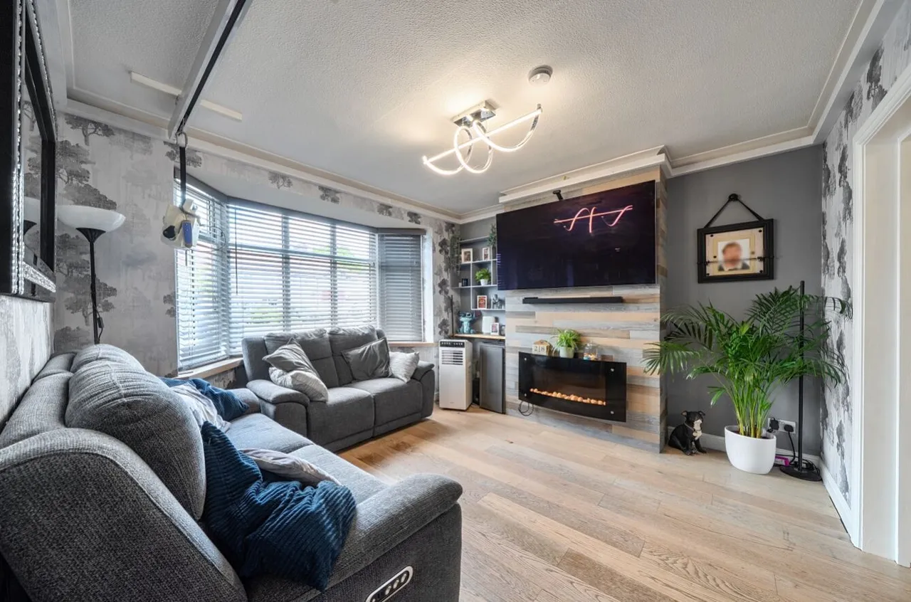 3 bed house for sale, Windsor Avenue, Cheam, SM3