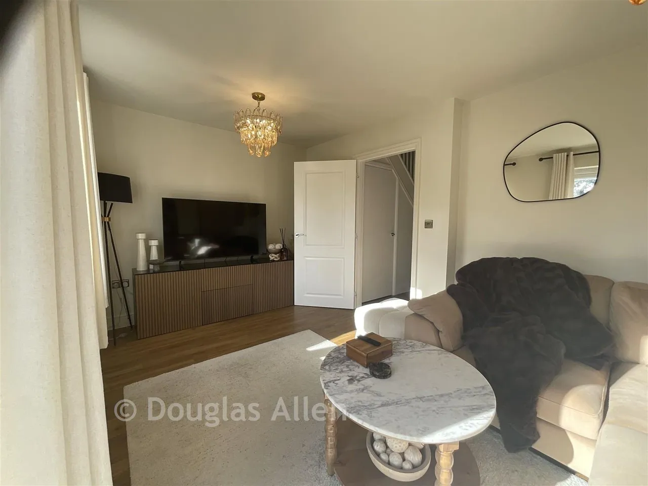 Dennington Crescent, Basildon, SS14, photo 5