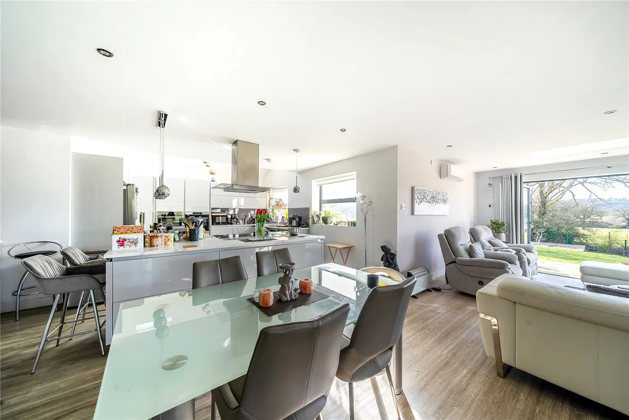 Edgwarebury Lane, Edgware, HA8, photo 4