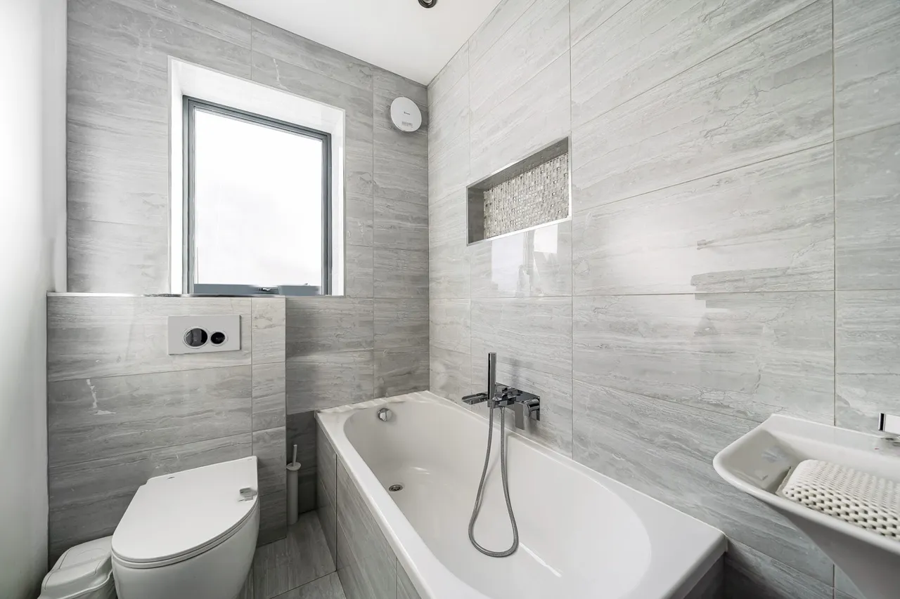 Edgwarebury Lane, Edgware, HA8, photo 8